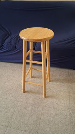 WOODEN BAR STOOL - TABURETE