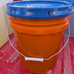 Liquid soap for all your needs... washing..dishess or carwhash