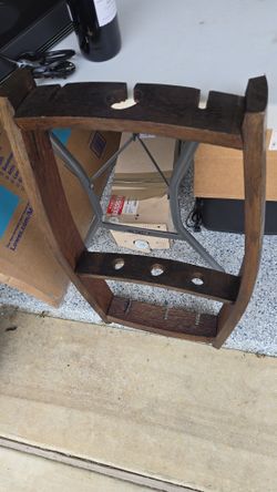 Wall wine barrel holder