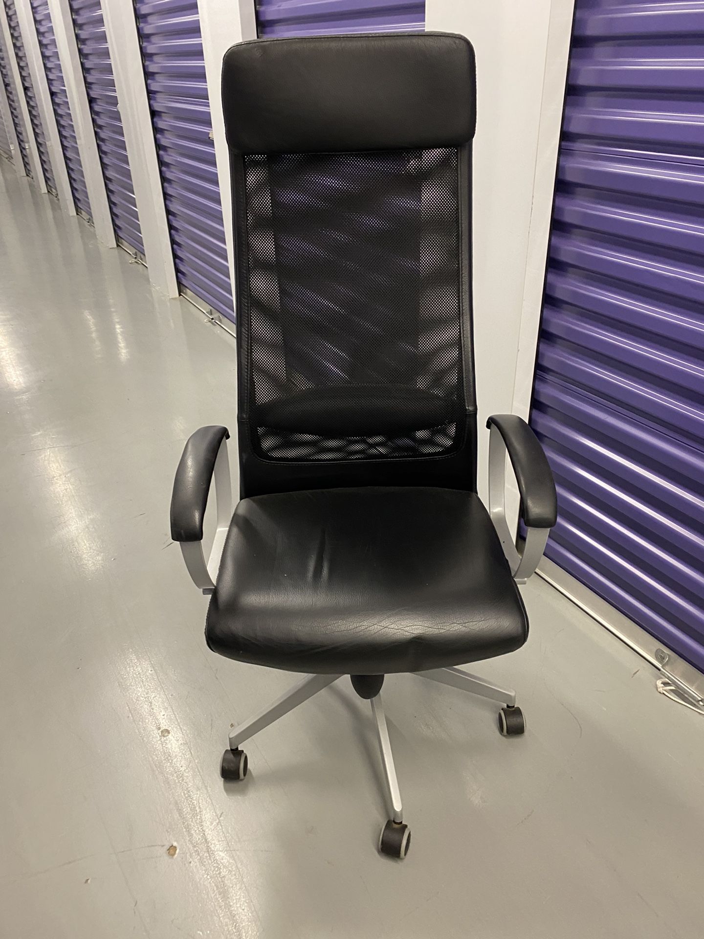 2 IKEA office chairs 