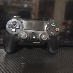 PS4 controller