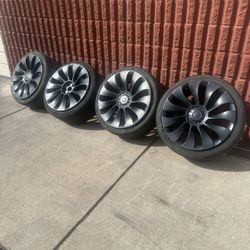 Tesla Model Y 21” OEM Wheels 