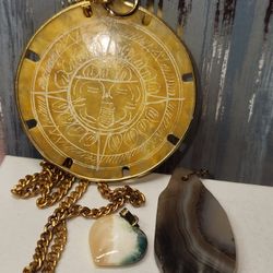 #2339, RARE VINTAGE CARVED AZTEC MEDALLON & PENDANTS AGATE STONE,