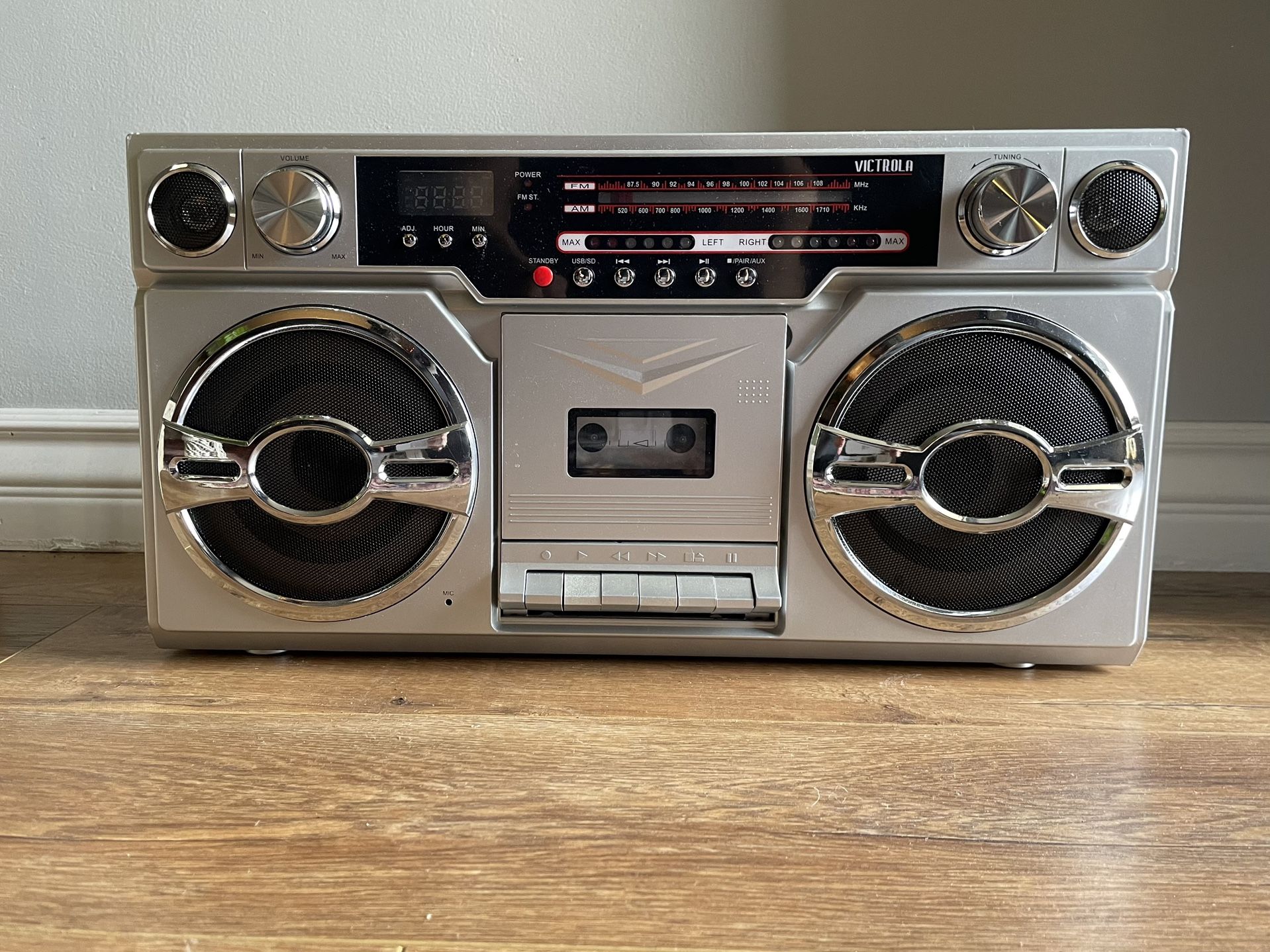 Bluetooth Boombox Reproduction Vintage Victrola Retro 1980's