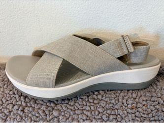 Clark Cloudsteppers  Women size 9.5 sandals;  $25 cash