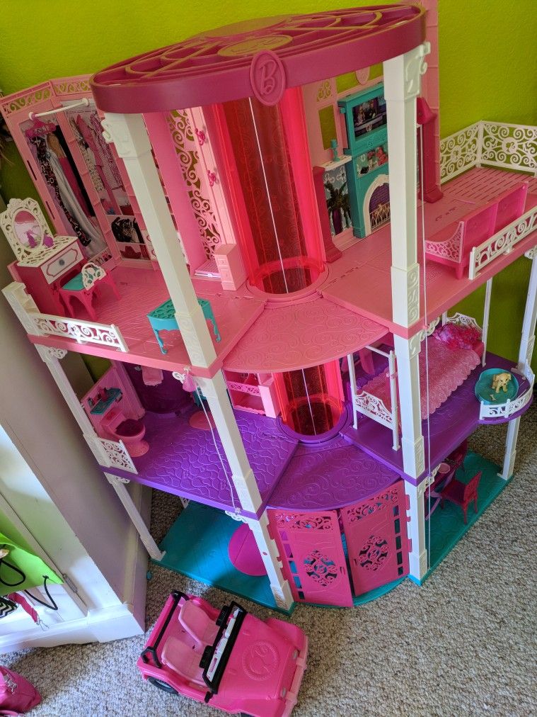 Barbie Dream House by Mattel: Dreamhouse w/ Elevator