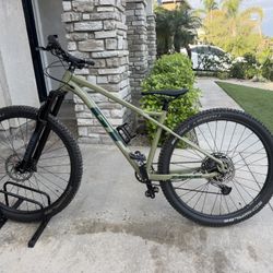 GT Zaskar LT Elite Mountain Bike. Men’s Medium 