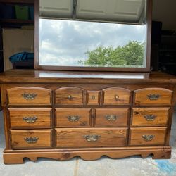 Very  Gorgeous 2 Twin size bed and dresser Ethan Allen solid wood