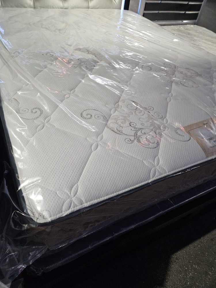 ORTHOPEDIC !!! QUEEN SET $199 __ MATTRESS AND BOX SPRING