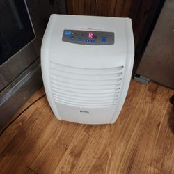  Dehumidifier 45 Pint haier de45em