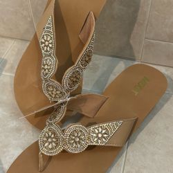 Woman’s Size 10 Flip Flop Sandler