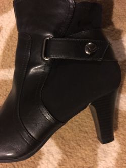 Very beautiful new women's leather boot