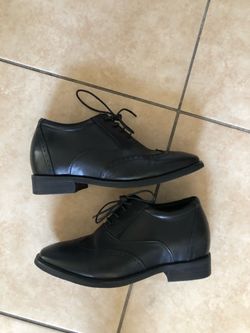 Dress shoes