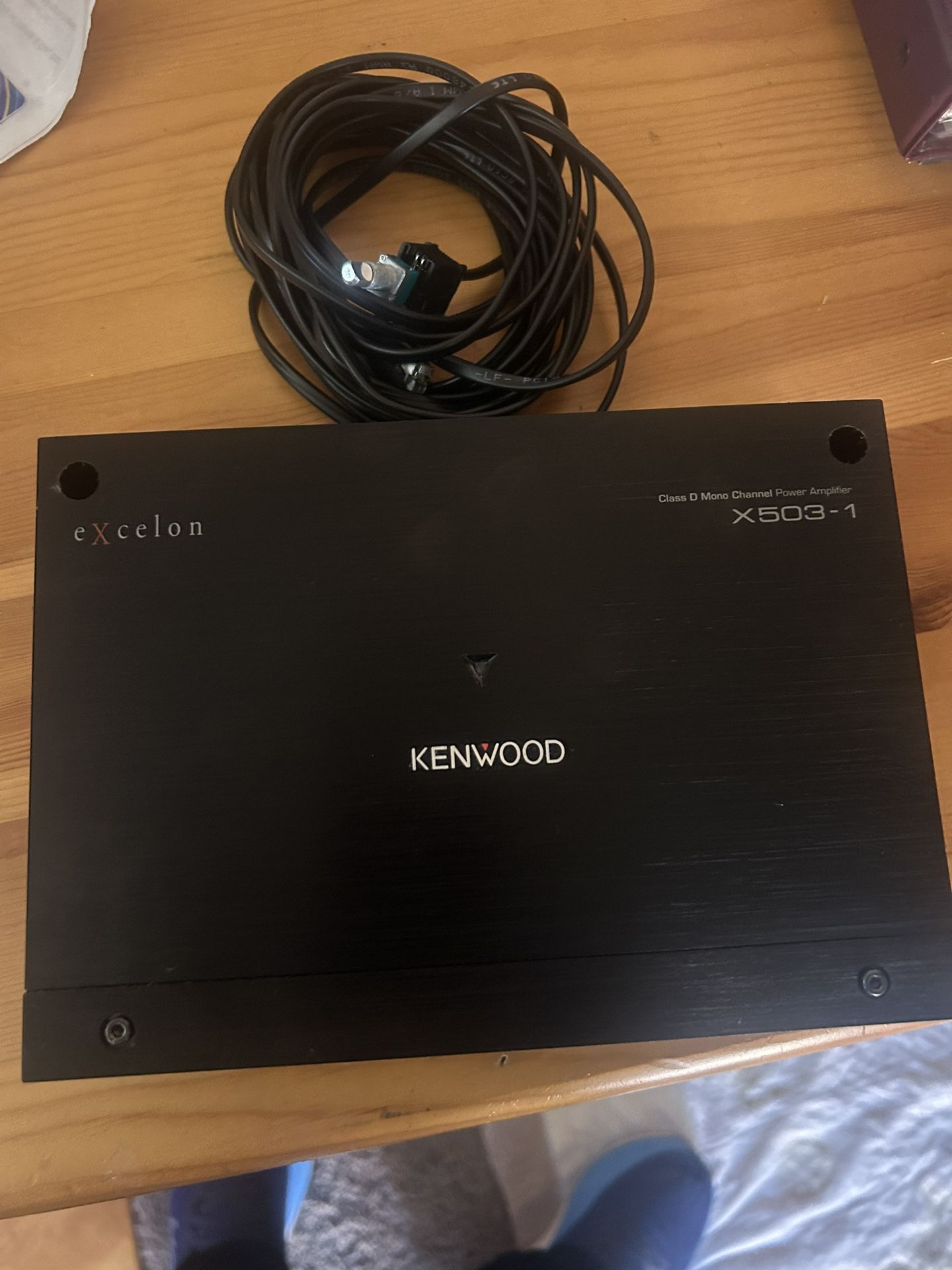 Amplificador Con El Cable X $350. O Mejor Oferta