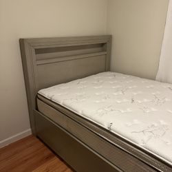 Mattress Bed And Dresser With Mirror 