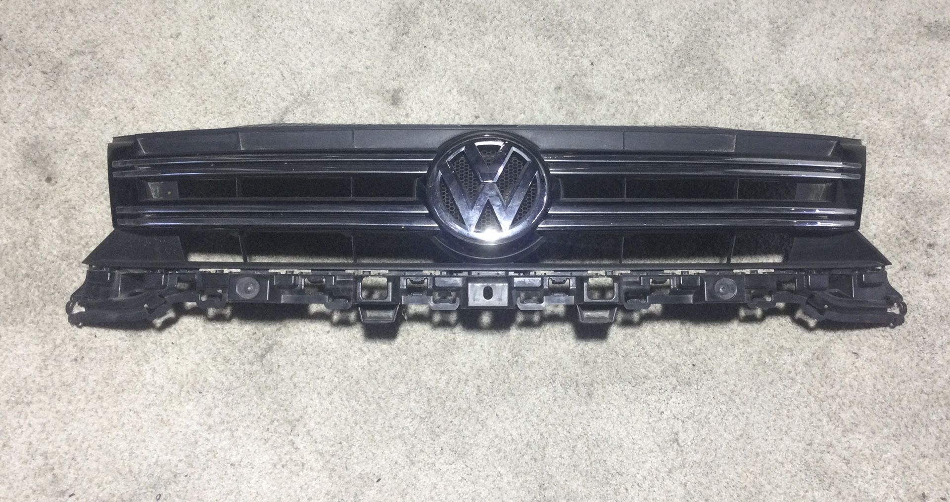 2018 2019 2020 Volkswagen Tiguan Grille