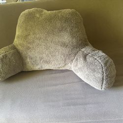Reading Cushion Grey 
