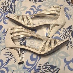 LADIES 8 BLING SANDALS