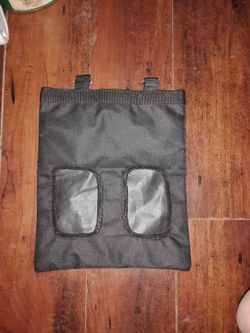 Hanging hay feeder bag