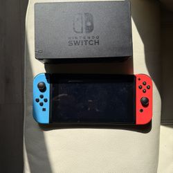 Nintendo Switch 