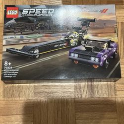 Lego 76904 Mopar Dodge  SRT Top Fuel Dragster & 1970 Dodge Challenger
