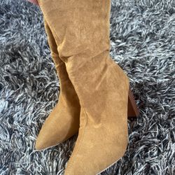 Brown Boots Size 41 Which Is Like An 8 1/2 -9