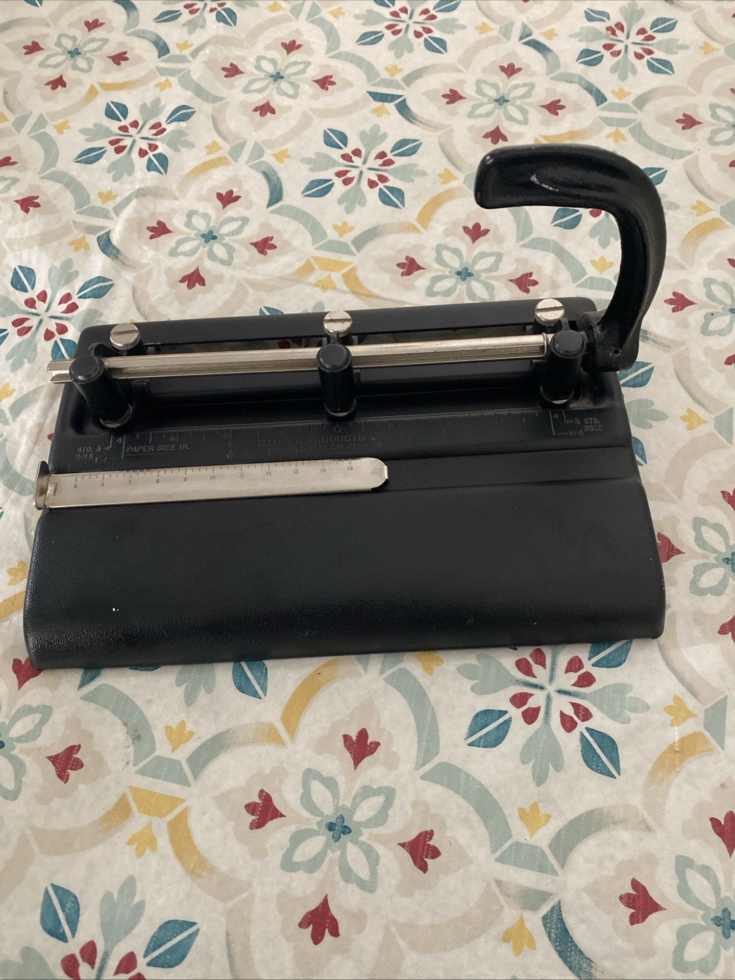 Master Products Three 3-Hole Punch Lever