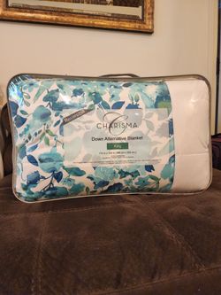 Brand New Reversible Down Alternative Blanket
Size: King