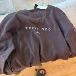Trust God Graphic Crewneck Sweatshirt