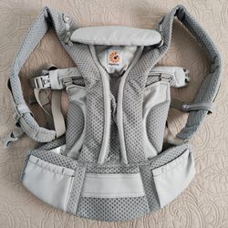Ergobaby Omni Breeze All Carry Baby Carrier Fontana/Rialto Area.