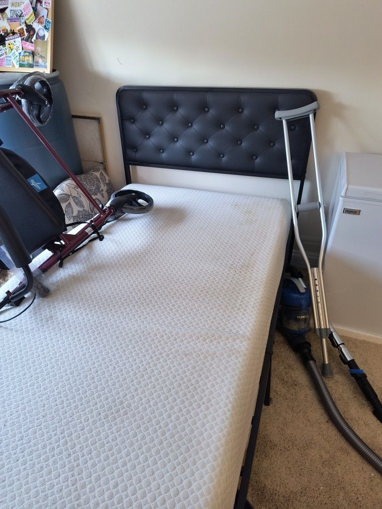 Huge Steal Twin Size Bed Frame For Sale Mattress Not Included Moving Must Go ππππ₯π₯π₯
