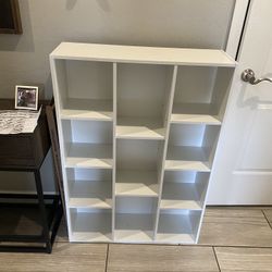 BOOKSHELVES - WHITE 