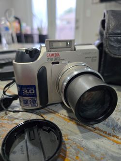 Olympus Camedia C-720 Ultra Zoom 3MP Digital Camera