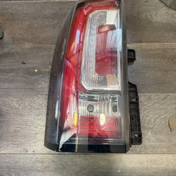 2016 GMC Yukon 1500 Left tail light