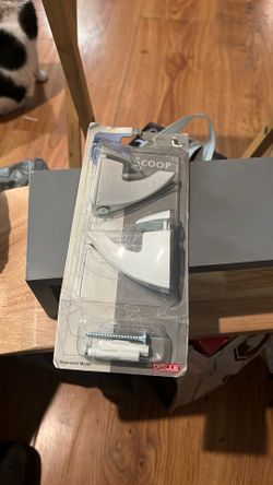 Scoop shelve holders