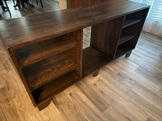 Entertainment center