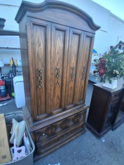 Dressers $50  read below