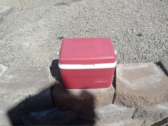 Rubbermaid,1910,red,12 can capacity