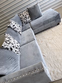 Sectional couch sofa (DELIVERY AVAILABLE)