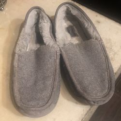 UGG Size 10 Men’s Gray Slippers 