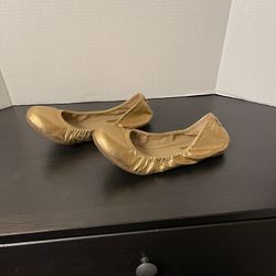 BCBGMAXAZRIA gold ballet flats womens size 8
