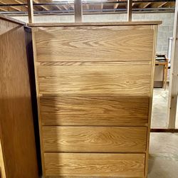 Solid oak 5-drawer dresser
