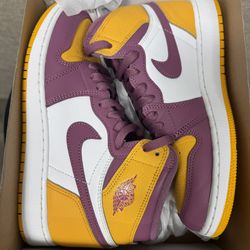 Air Jordan 1 Retro High OG GS Brotherhood Size 7Y Womens 8.5 Mens 7
