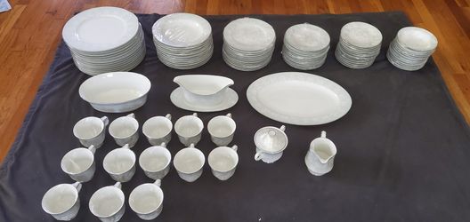 96 Piece Sango Fine China Set