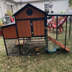 Chicken Coop  ( 3) Nesting Beds 