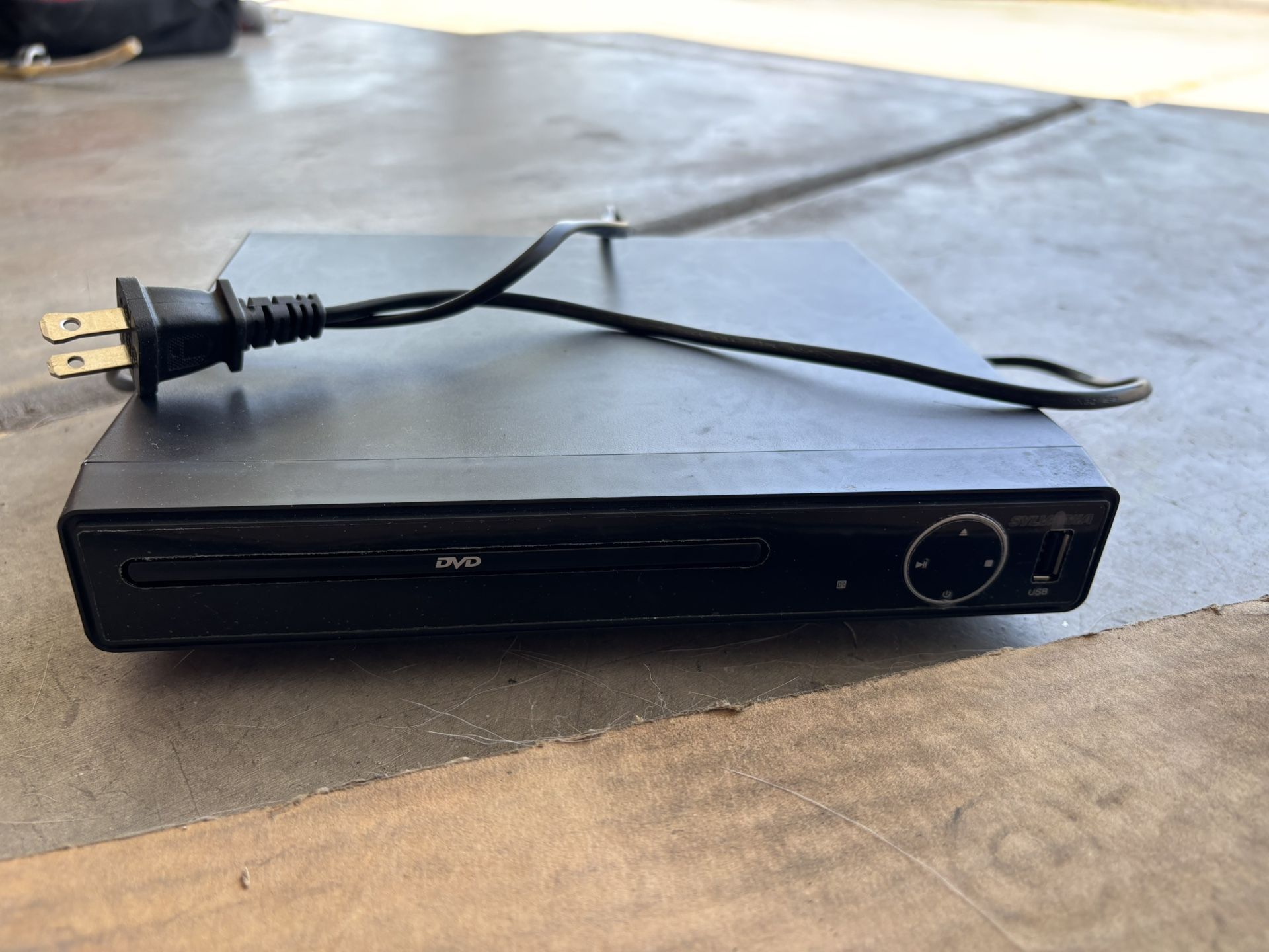 Sylvania Portable DVD/ USB Player 