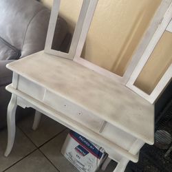 Old-fashioned little girl desk could be a vanity