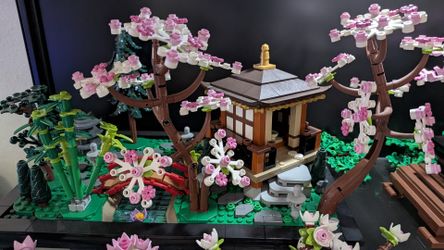LEGO Animal Crossing collection + lighted display case