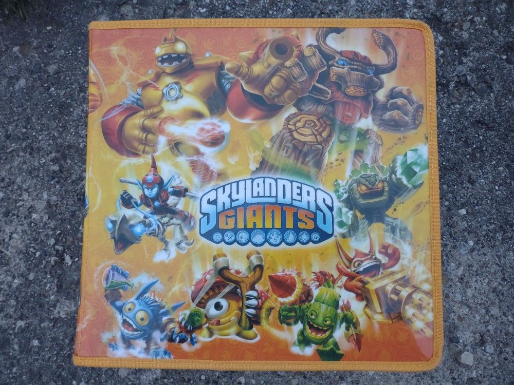 Skylanders 32 Piece Carrying Display Case