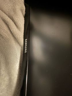 Samsung curved monitor comes w a monitor arm